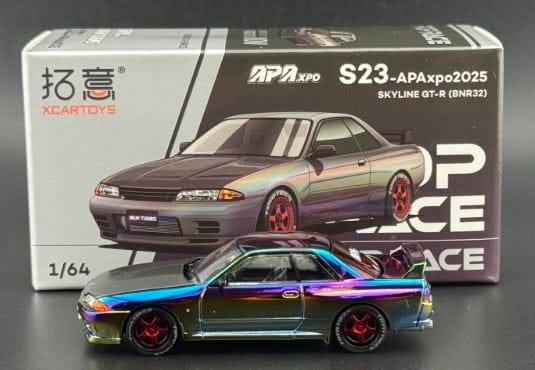 Nissan Skyline GT-R R-32 Magic Chrome Vancouver Special edition Pop Race 1/64